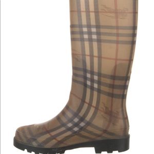 Authentic Burberry Rain boots Size 7 / 41